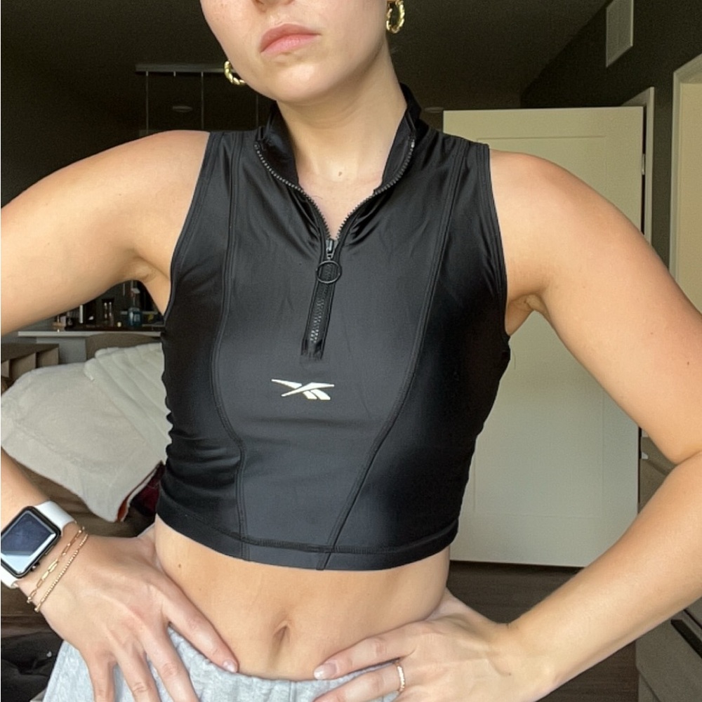 Reebok Women's Shiny Lycra Crop